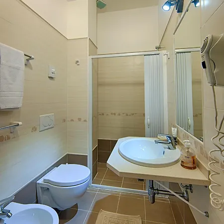 Madison Hotel 3*